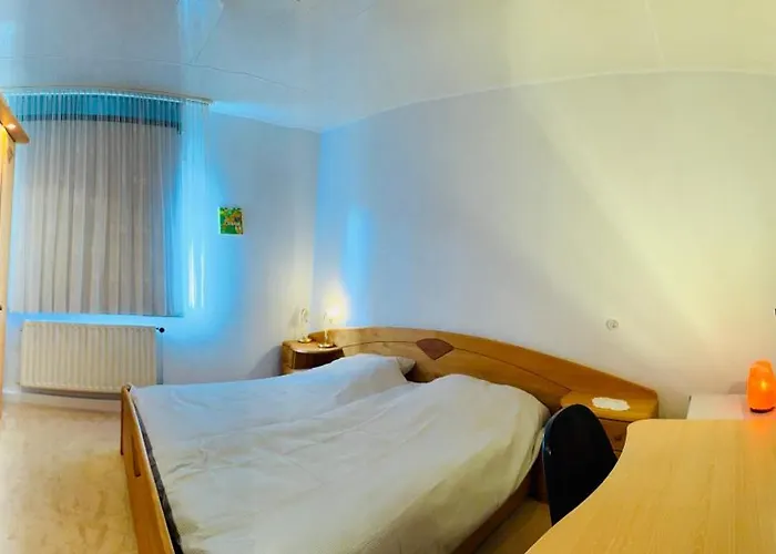 Grosszuegige Mit Grossem Wohnzimmer Im Zentrum Von Apartment